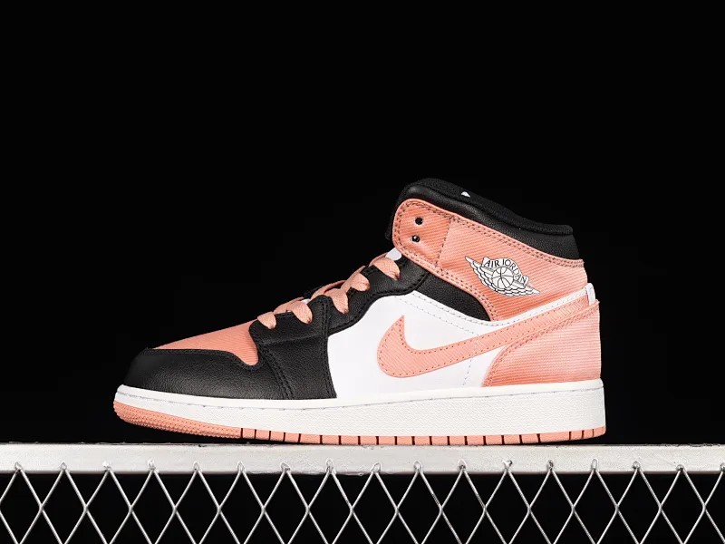 All categories Air Jordan Jordan series basketball shoes Air Jordan 1 Mid G version pure original Air Jordan 1 Mid AJ1 Joe 1 black and white sports culture basketball shoes DM9077-108